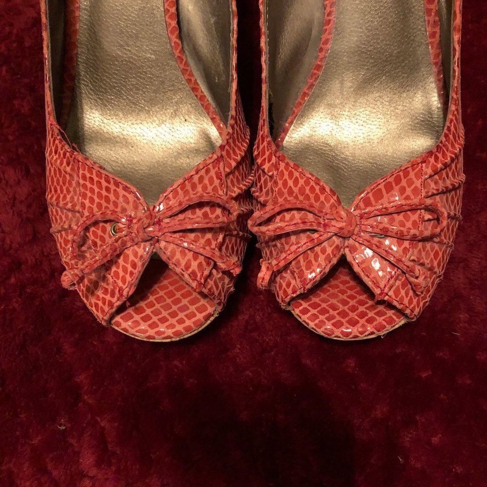 Beautiful "Moda" Heels - Picture 2 of 4